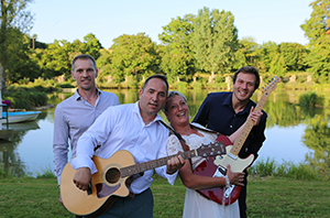 Musiciens cocktail mariage guitariste
